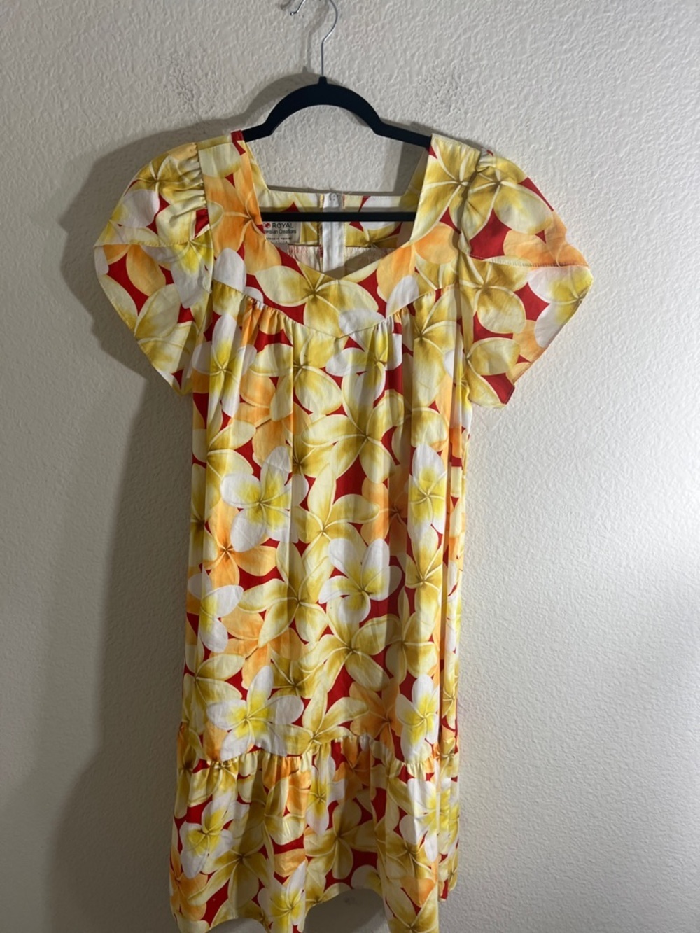 Royal Hawaiian Creations Muumuu Dress S  Hibiscus Ruffle vacay summer cruise